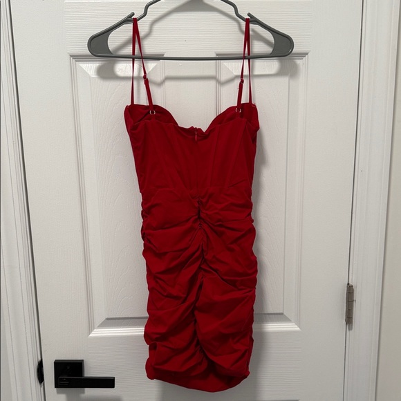 Chic Backless Red Dress - Picture 6 of 6